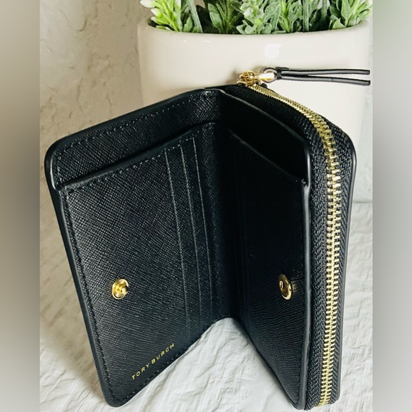 Tory Burch Black Leather Wallet with Gold Logo - Picture 3 of 4